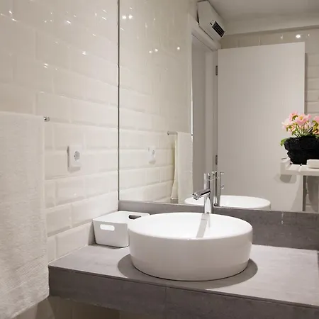 Apartment On The Path Of Fado Too